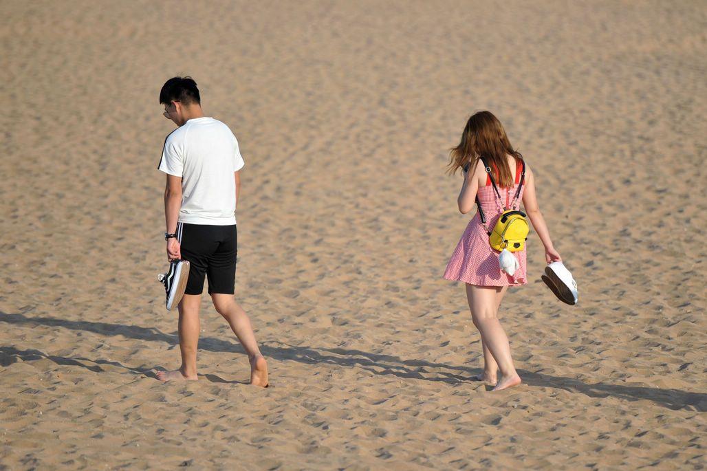 沙漠里的沙子为什么那么少,沙漠里的沙子到底有多少