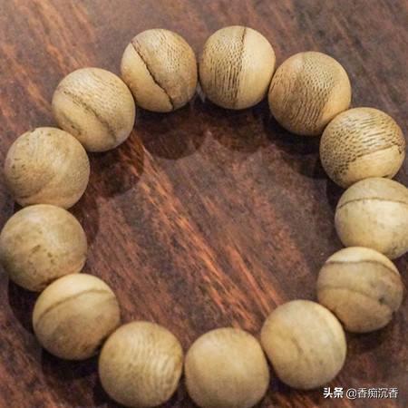 沉香手串低价出,沉香手串真品假一赔十