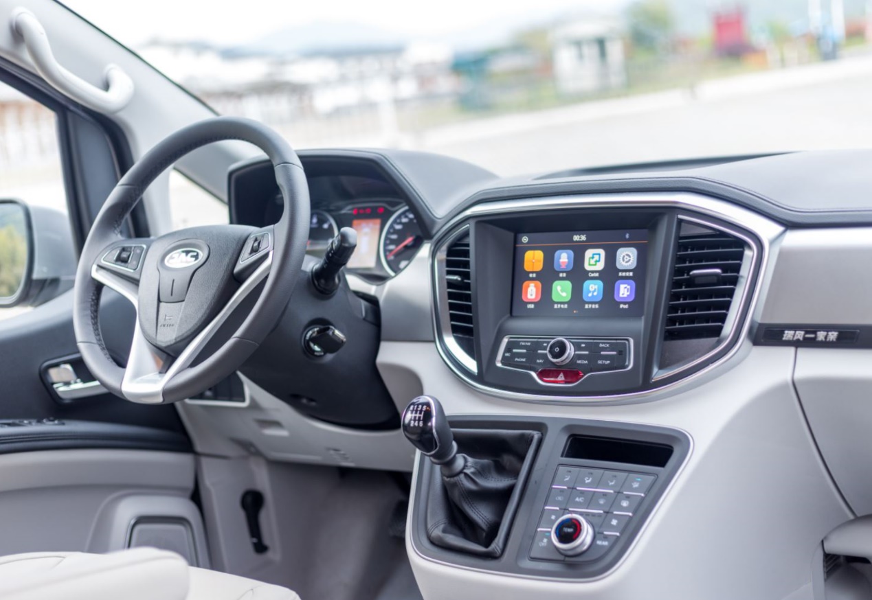 这款搭载全新国六柴油动力、售价13-15万的瑞风M4到底好在哪