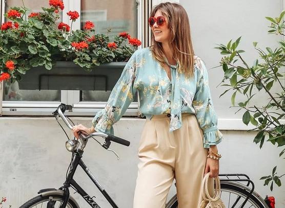 灯笼袖怎么搭配显瘦,早秋不规则时尚减龄灯笼袖