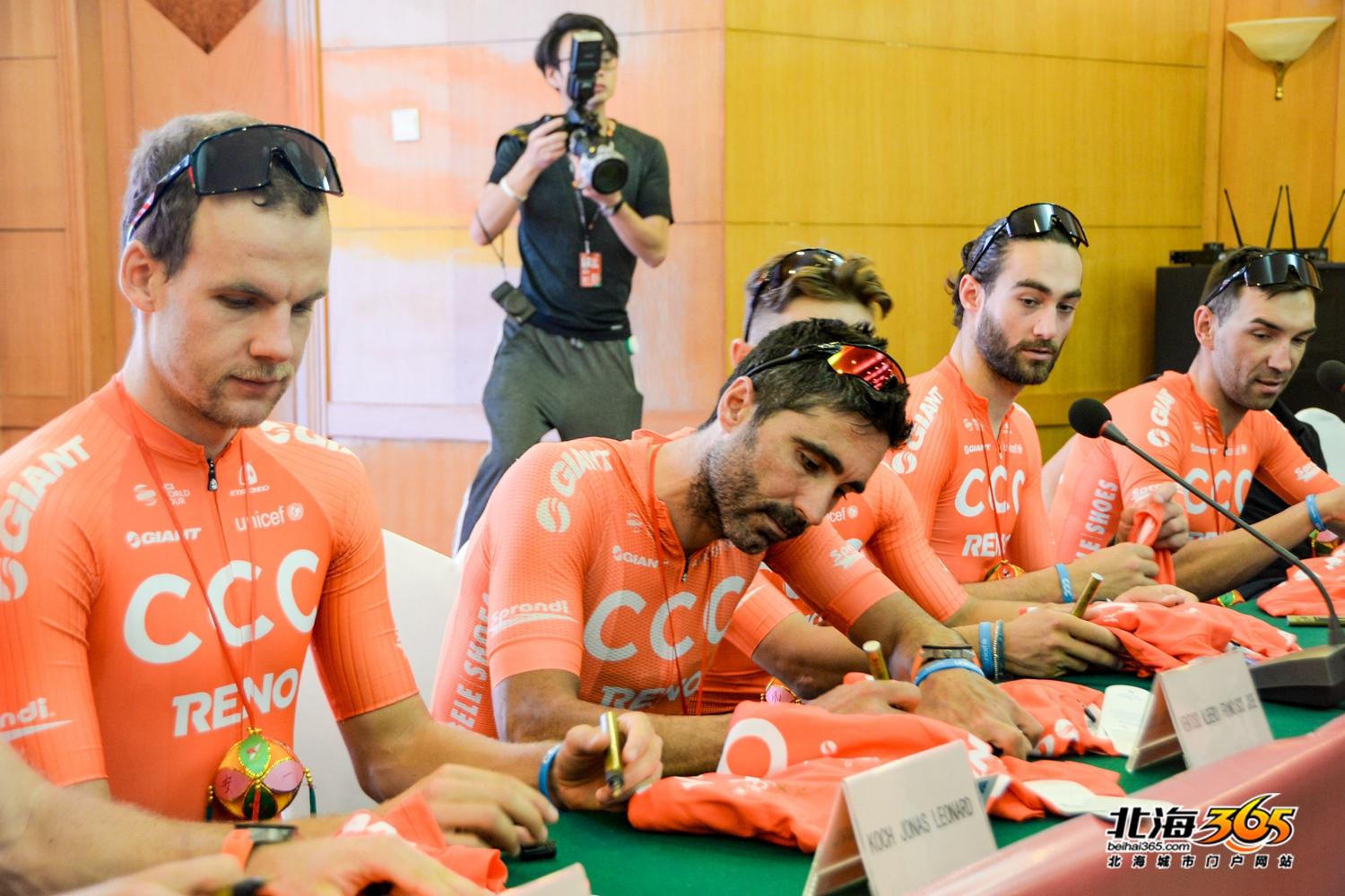 零距离接触环广西明星车手，个个一米八五，人靓身材好（多图）