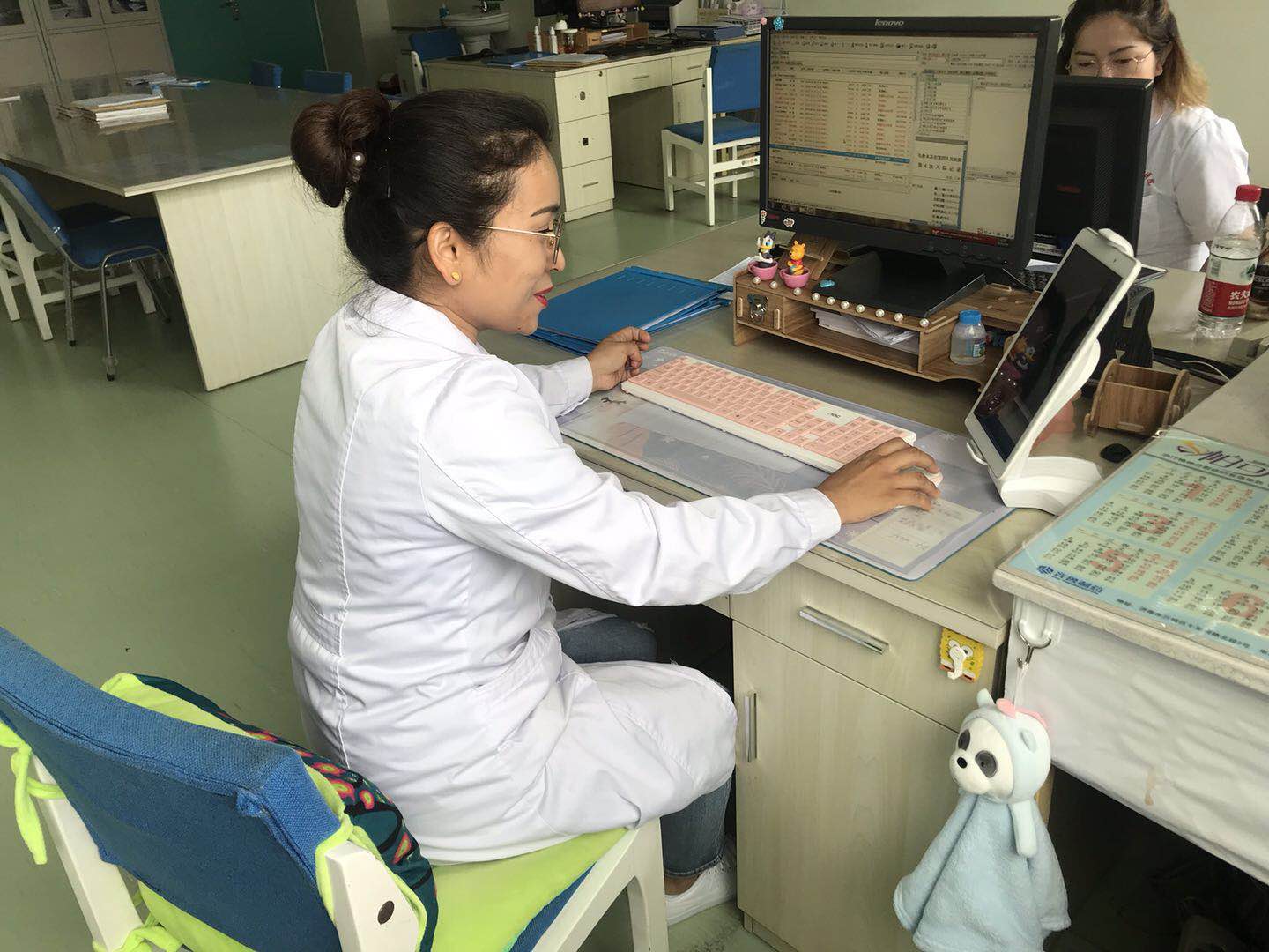 视频问诊+药品配送，患者足不出户就看上*疆新**这家医院大专家