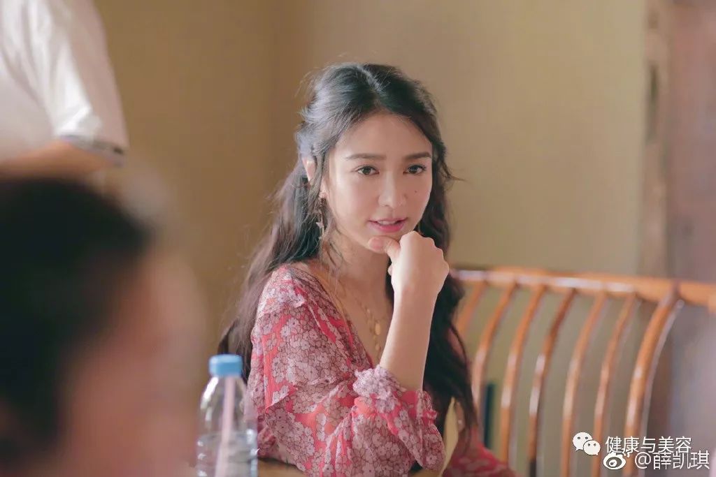 薛凯琪法令纹,薛凯琪保养秘诀每天敷面膜