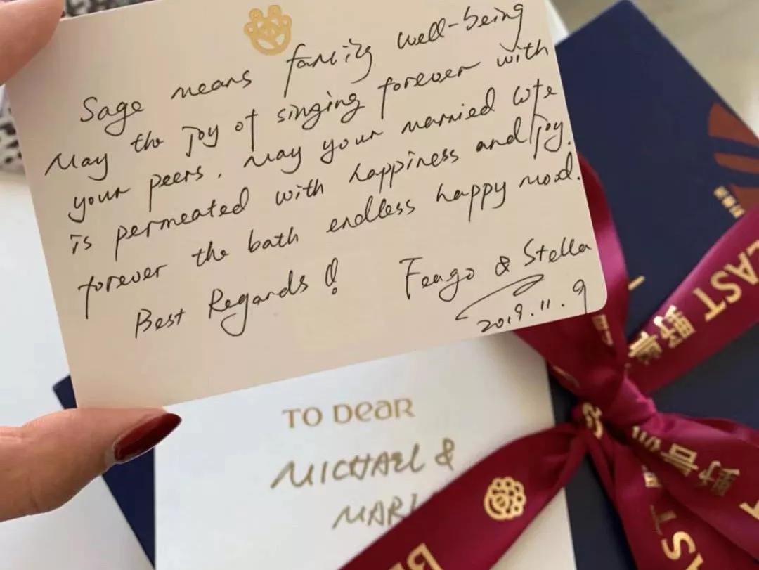 prada跟nike联名海报,pradanike合作款