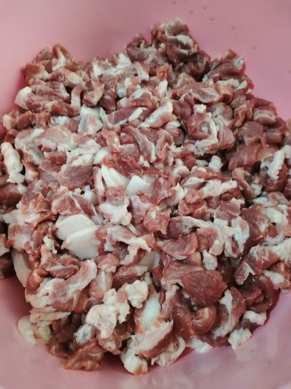 自制灌香肠广东味香肠配方,自制灌香肠的配方不要红曲粉