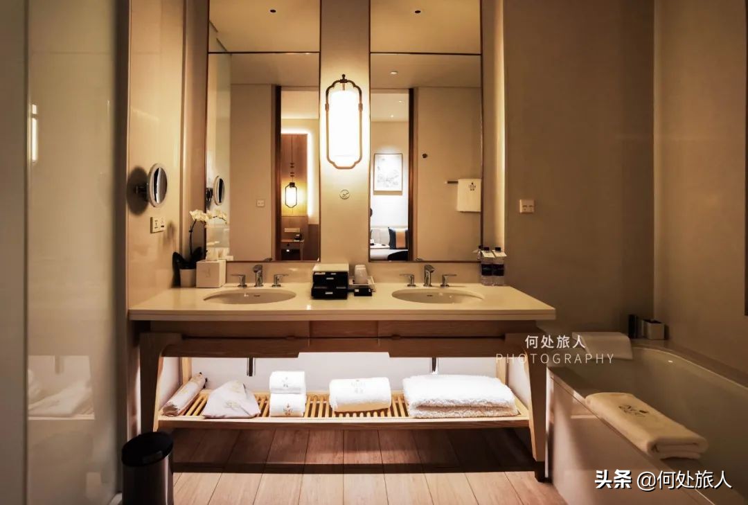 鍖椾含鐜悆褰卞煄鍝堝埄娉㈢壒涓婚閰掑簵,鍖椾含鐜悆褰卞煄閰掑簵娴嬭瘎