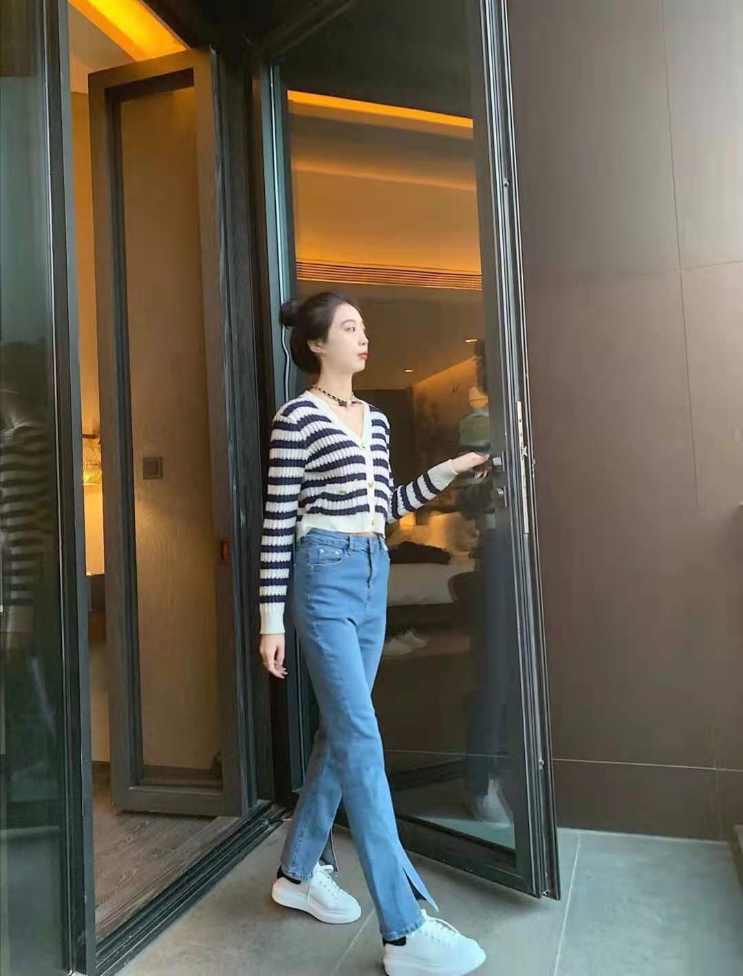 男士牛仔裤搭配什么上衣好看,牛仔裤搭配什么样的上衣好看