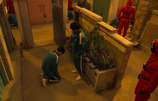 鱿鱼游戏曹尚佑为什么会被帮助,鱿鱼游戏曹尚佑是谁演的