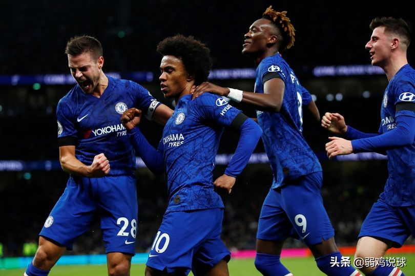 英超第十八轮盘点:红蓝新帅领白卷,徒弟智取蓝白战