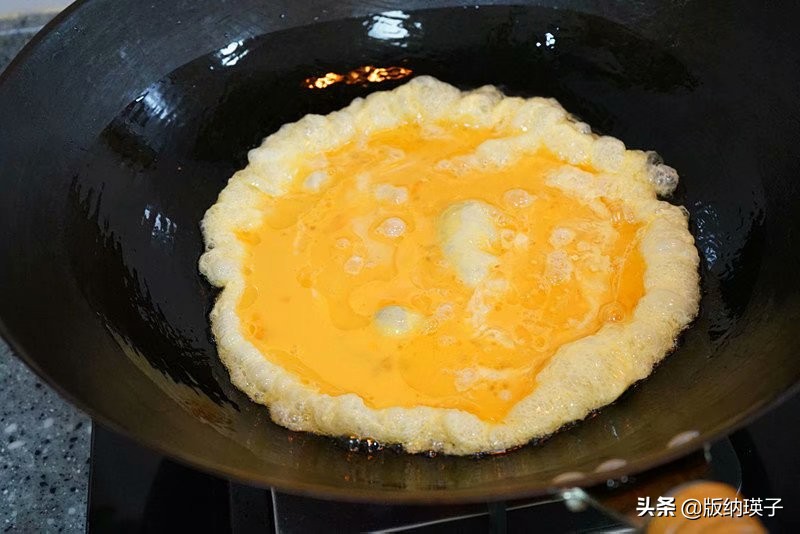 如何炒木耳才不会爆炸,炒木耳的时候怎么会爆