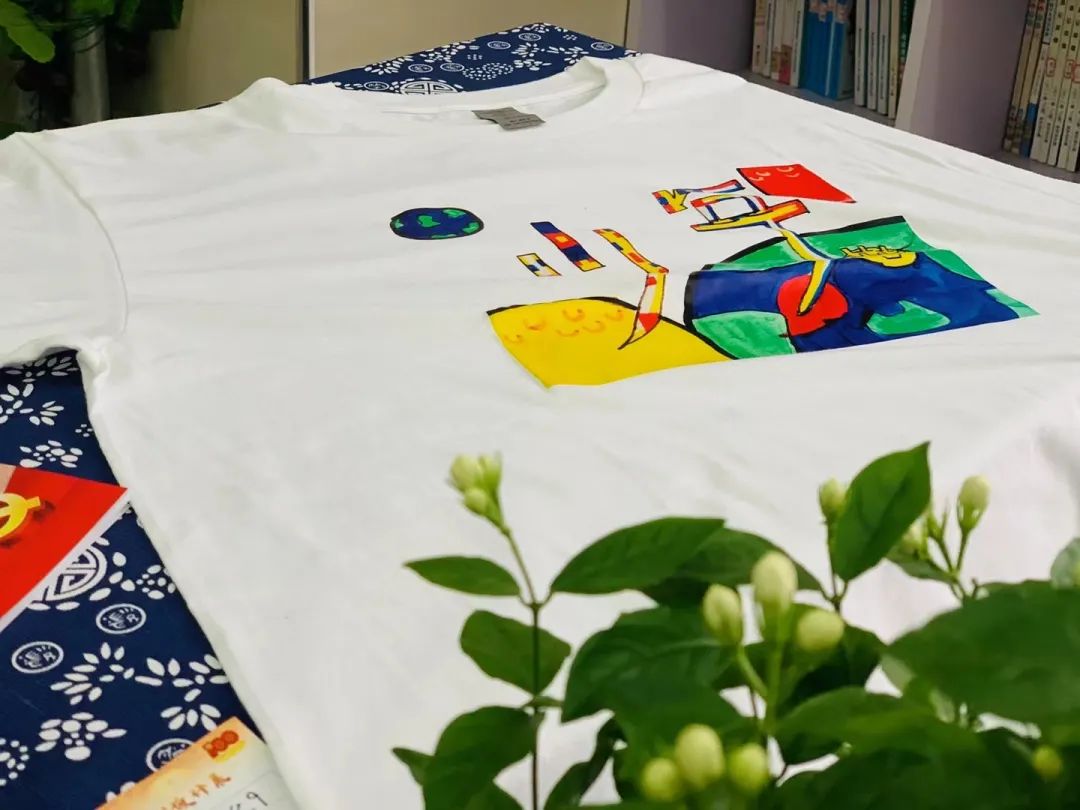 富含中国精神元素的校园文创产品,具有学校特色的文创产品