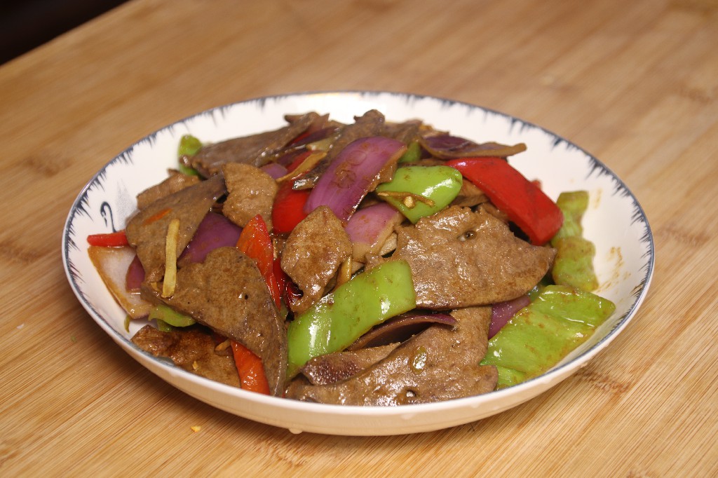 炒猪肝前是不是都要弄淀粉,炒猪肝很多人第一步就错了