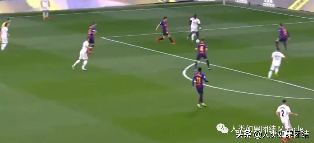 皇马，饼来了，我不要！巴萨，饼来了，真香！