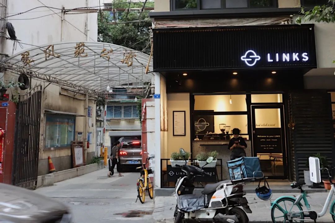 成都街道门面推荐,成都一街道商铺招牌