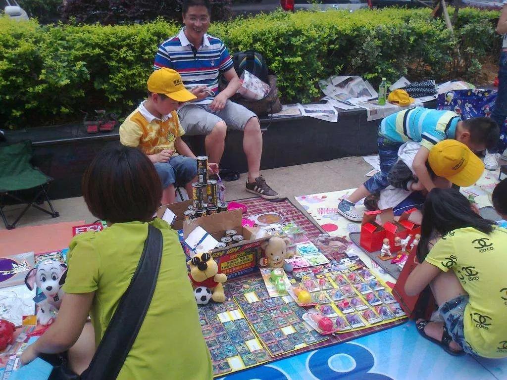 夫妻一万元摆摊小生意,夫妻俩摆摊赚9000