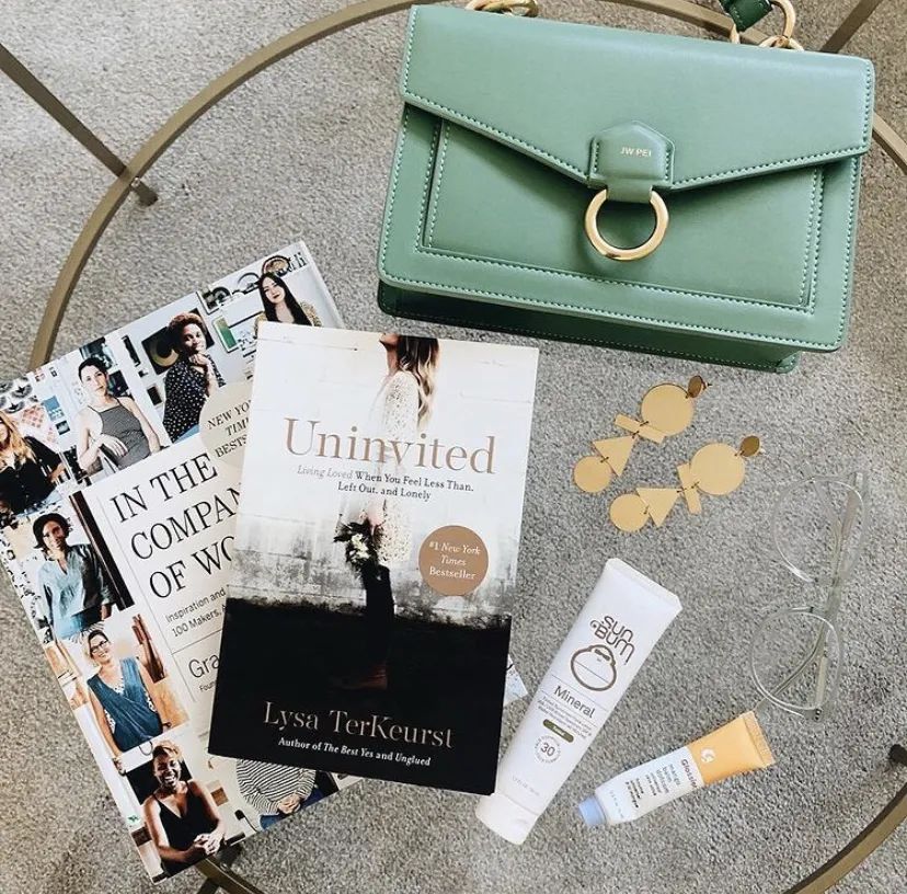 蕾哈娜菠萝纹的服装,蕾哈娜服装品牌