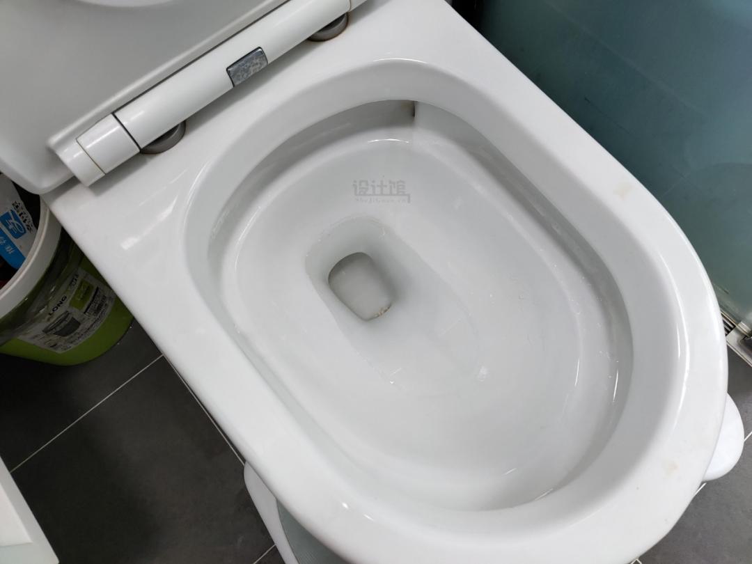 马桶反味怎么办?找出原因对症下药!也许倒点水就好了