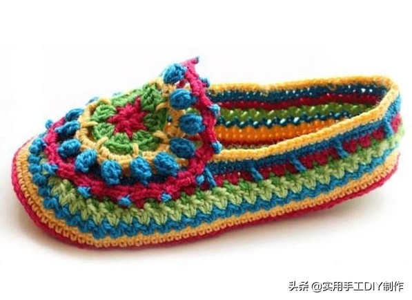 「钩编图解」民族风炫彩居家鞋子的详细编织过程
