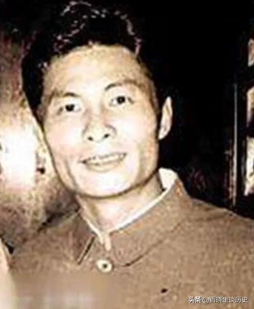 *小平邓**：足球上不去，老百姓要骂娘，这也是一种政治