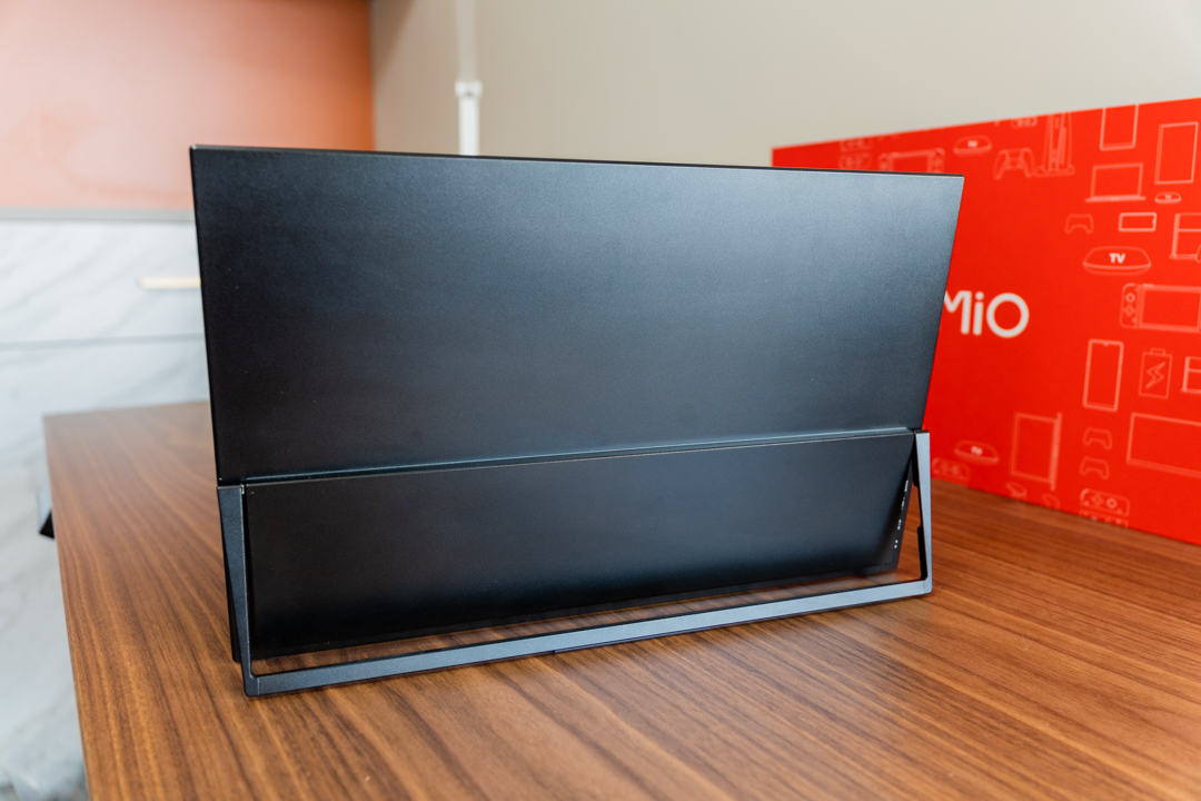 eimio便携显示器,eimio便携显示器m15b怎么充电