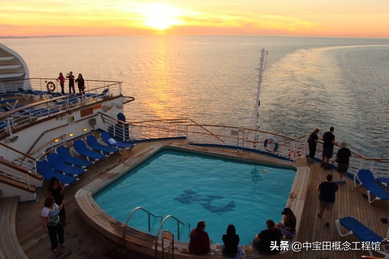 蓝宝石公主号邮轮上的生活,公海游轮图片