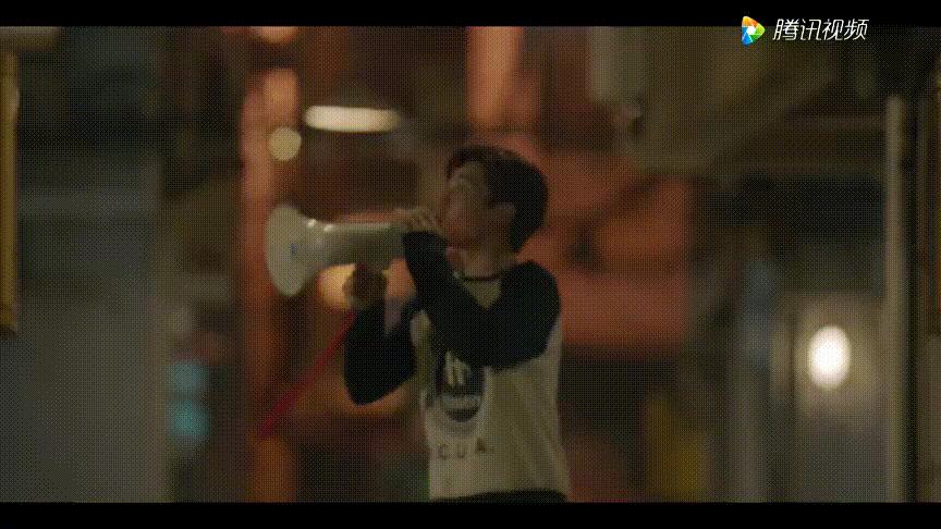 十八岁的蠢事你还能记得几件？陪你做蠢事的人还在你身边吗？