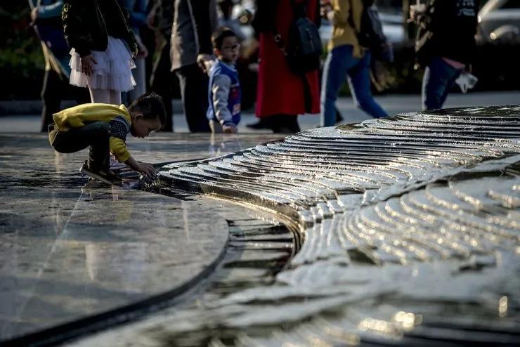 商业步行街景观设计效果图,现代商业街景观效果