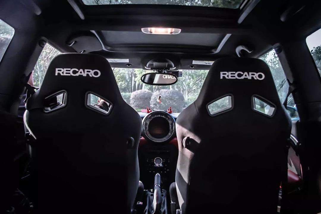 外观呆萌可爱的MINIR56JCW，却有着汉子般的内心！