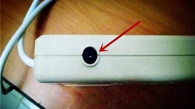 酒店关灯开摄像头,酒店关掉灯后打开手机摄像头