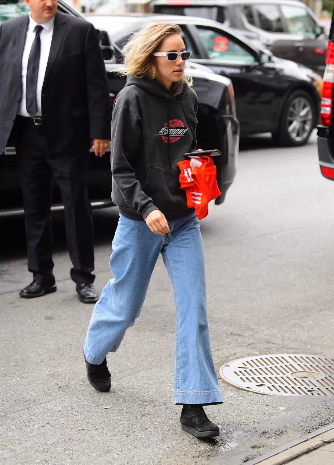 卫衣搭什么好看一点,卫衣搭什么外套显瘦