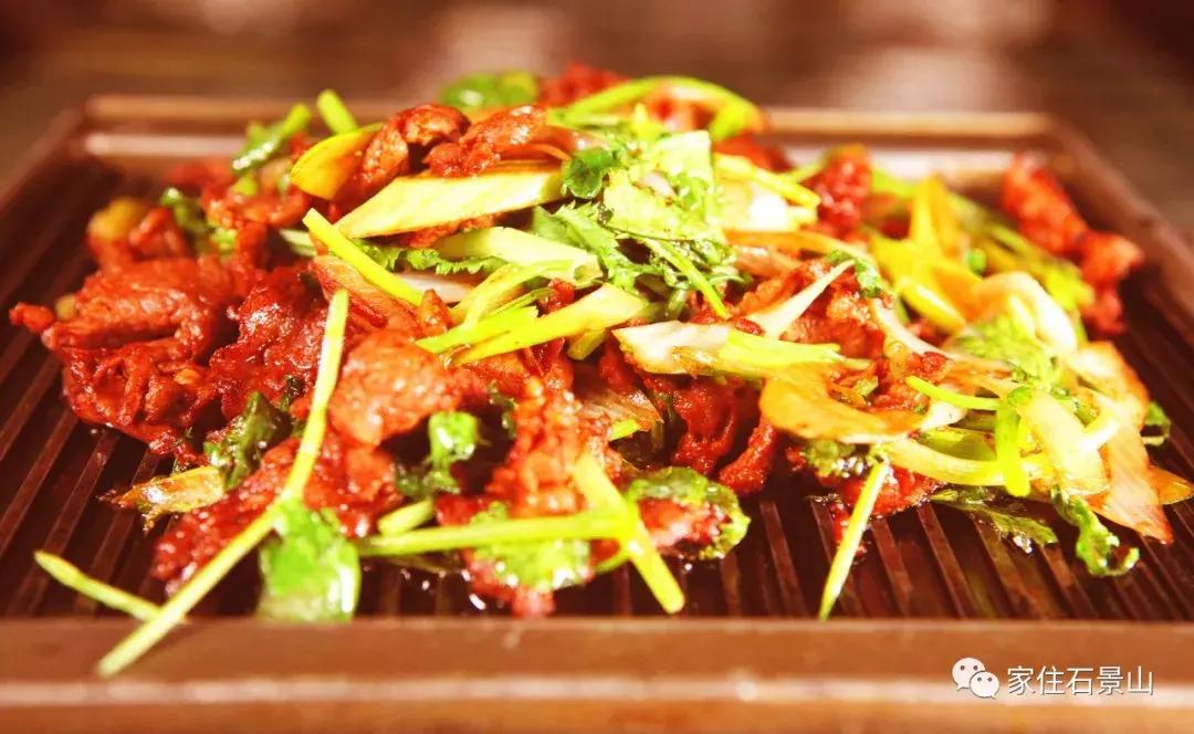 老字号“插旗”石景山！不到20元能吃饱？！还抬手就送60瓶啤酒！