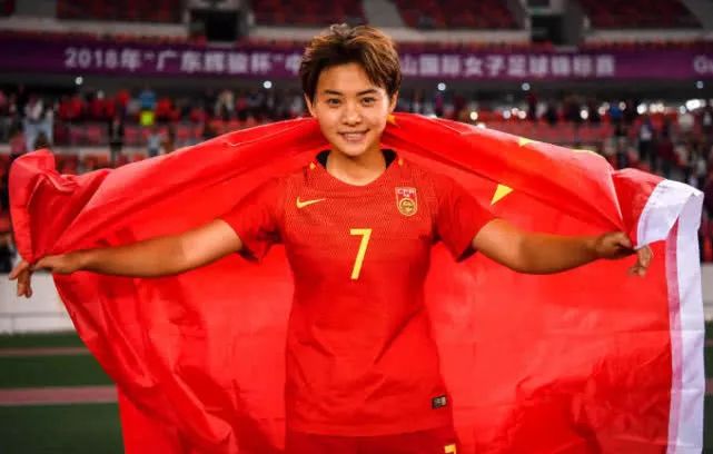 中国第一位足球小姐,中国首位世界足球小姐