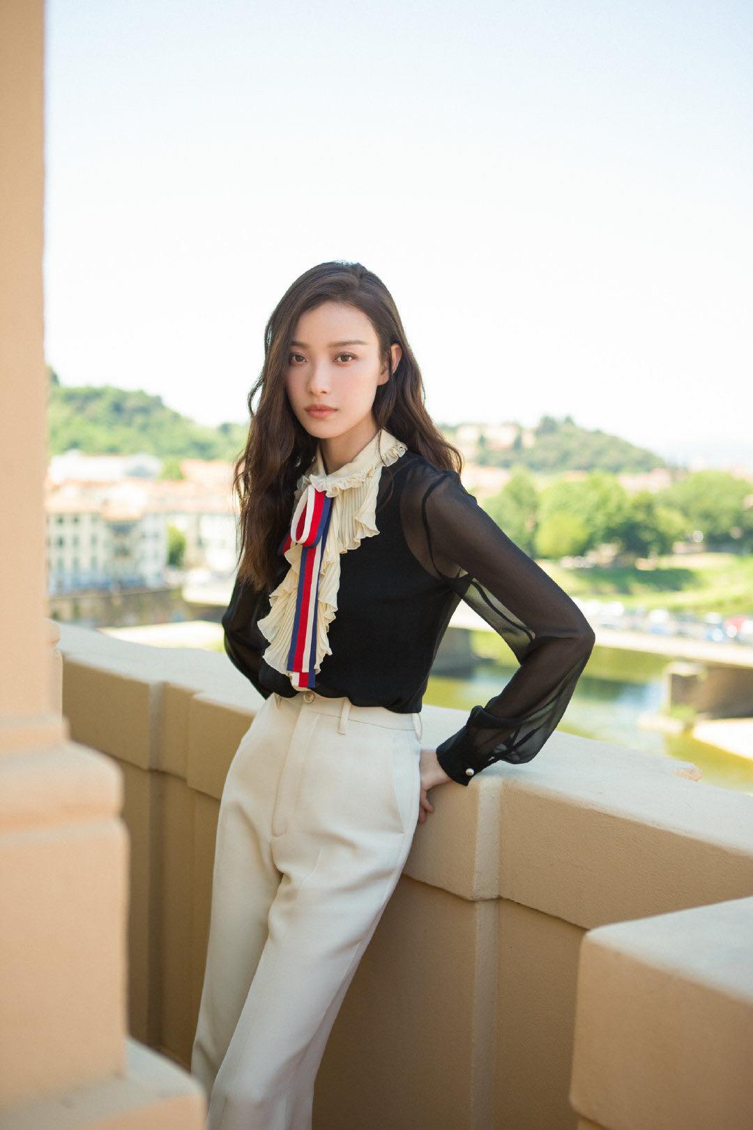 倪妮雪纺衬衫搭配,倪妮吊带裙穿搭