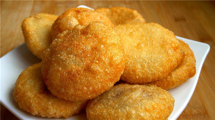 奶奶喂2岁宝宝吃汤圆，宝宝连吃5个，顿时“嘴唇发紫”没了呼吸