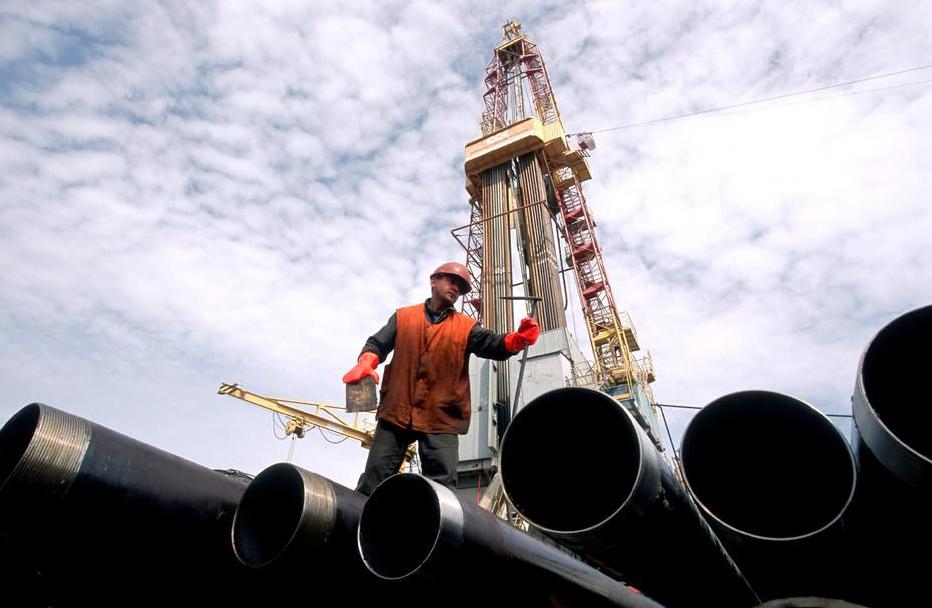 中国购俄罗斯石油按什么价格 (俄罗斯石油也是用美元结算吗)