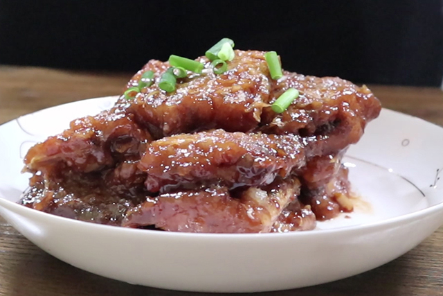 红烧带鱼怎么做简单好吃不粘锅,红烧带鱼煎鱼不粘锅的正确方法