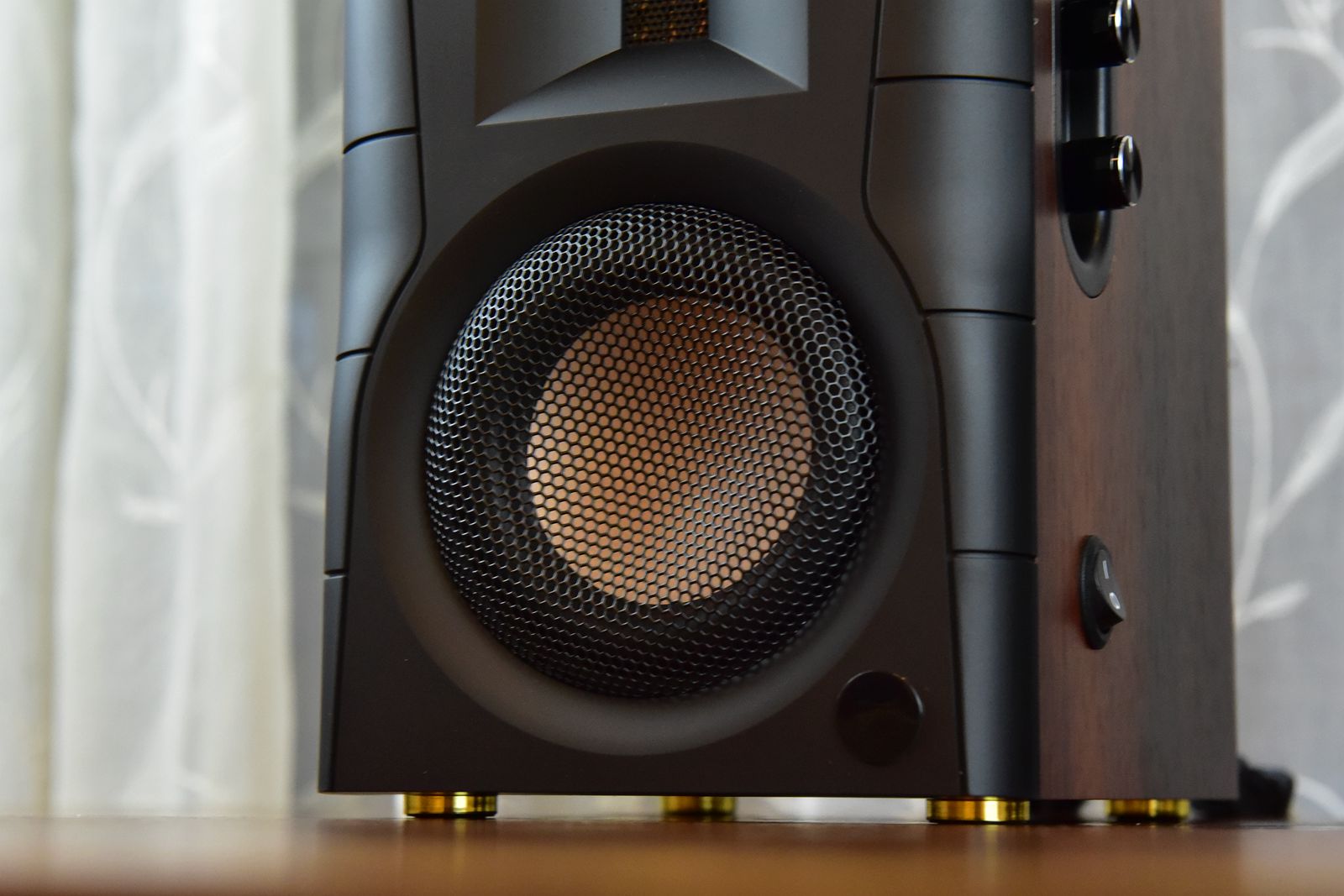 真力惠威监听音箱 (惠威m200mkii与真力8010音箱比较)