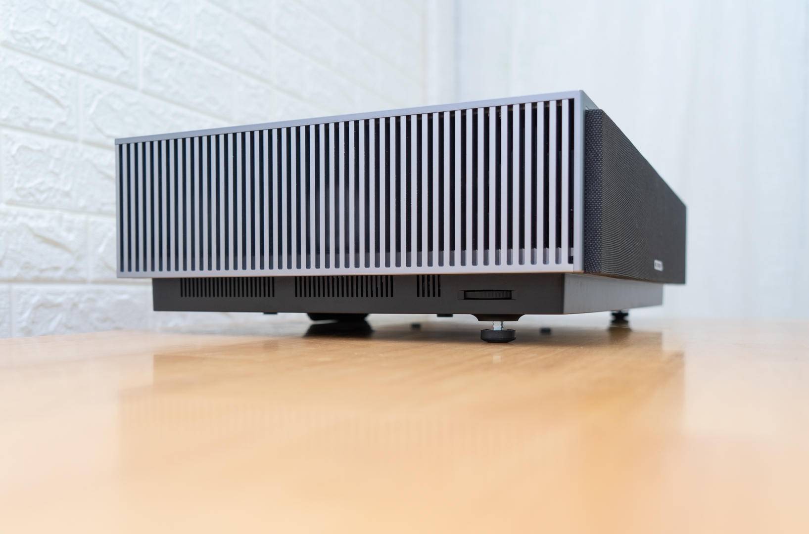 100英寸激光电视机测评,激光电视80寸和100寸差多少