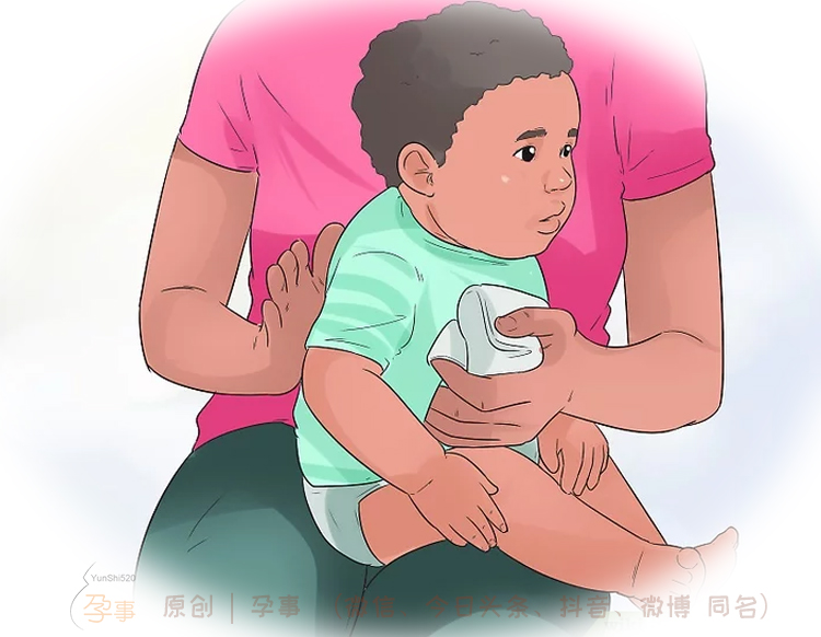 给新生宝宝拍嗝的正确方法,给宝宝拍嗝正确方法