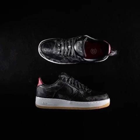 有许多配件的球鞋,拥有这些神器球鞋怎么会洗不干净