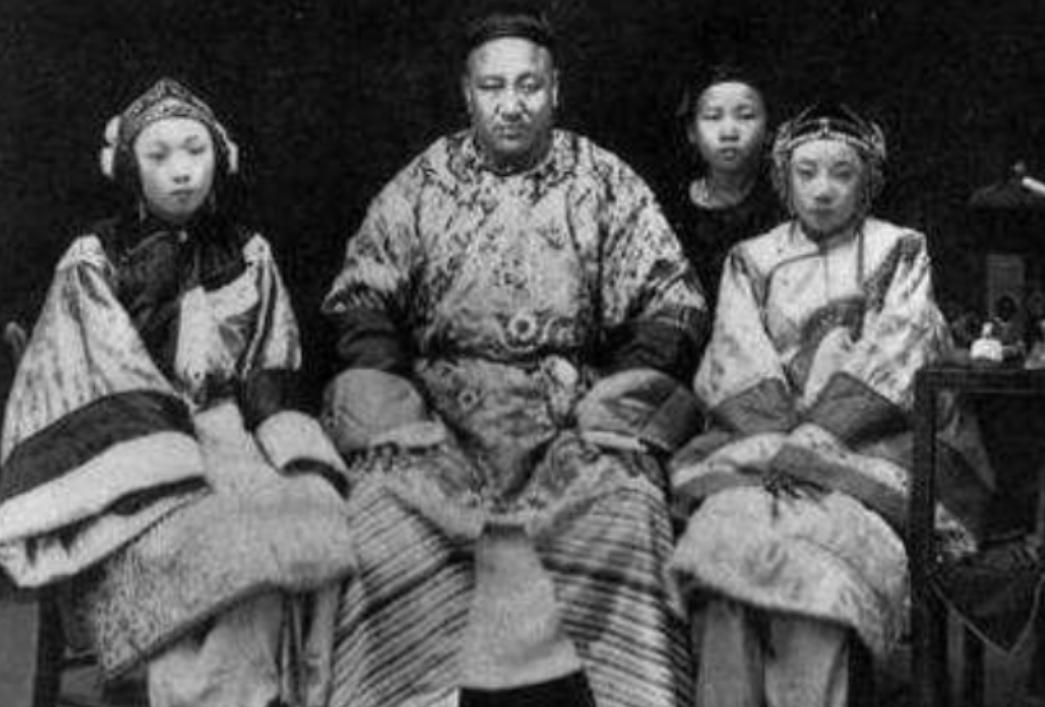 西方婚姻制度:实行一夫一妻制,与基督教密不可分