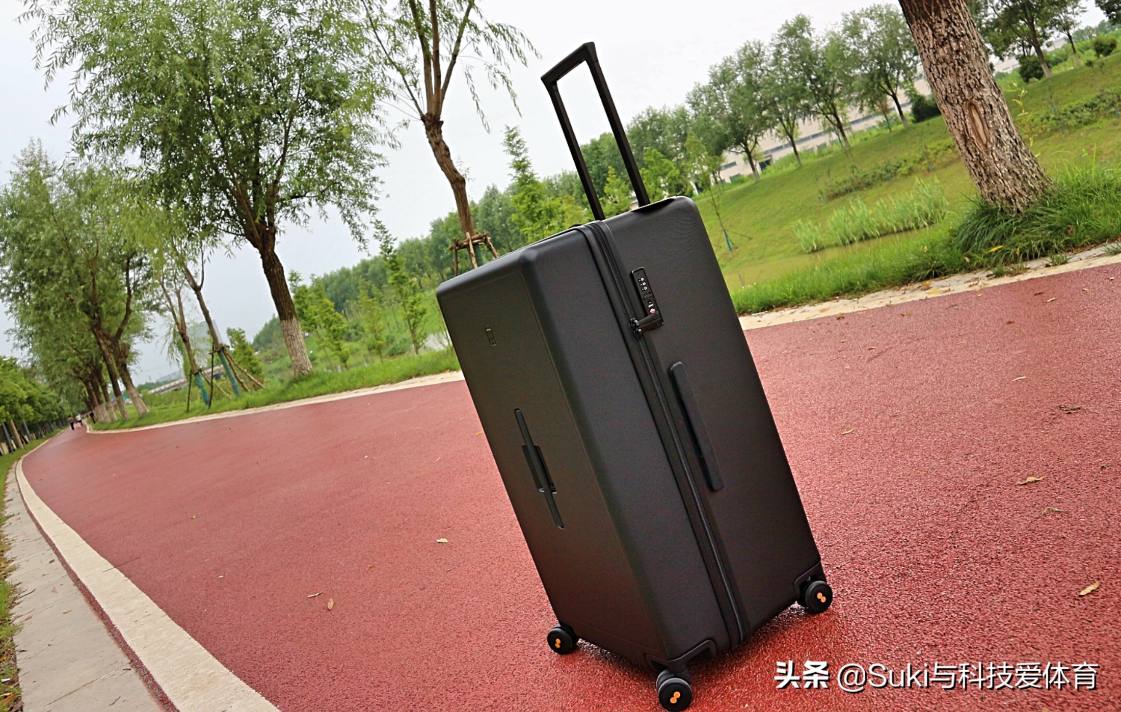 地平线8号和梦旅旅行箱对比,地平线8号和大旅行箱区别