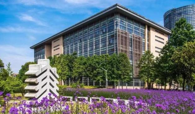 上海两所顶尖师范大学，最低录取分：一所584分、一所627分