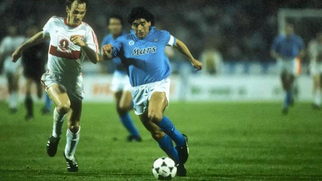 足球新赛季球衣宣传片,足球球衣广告