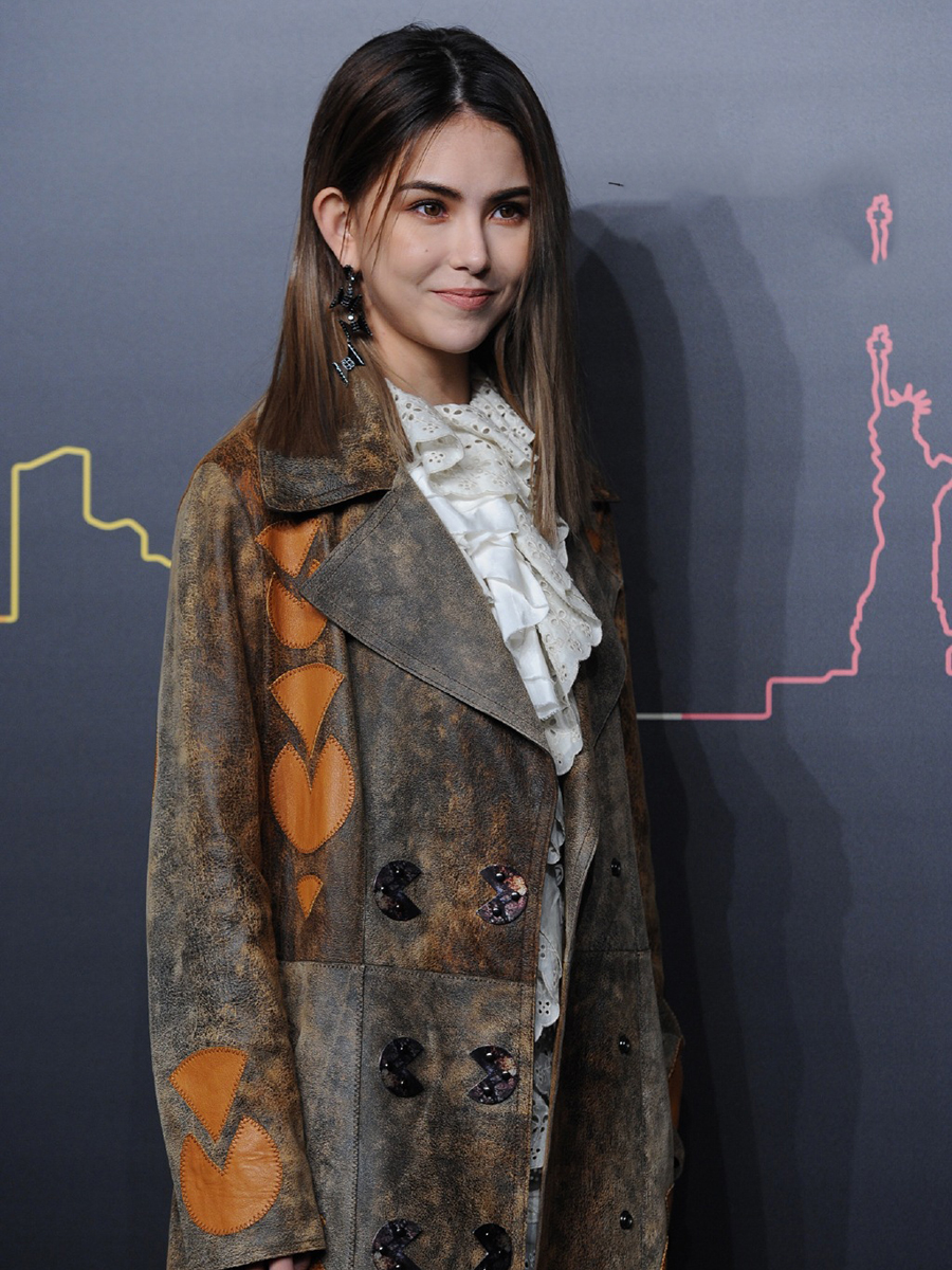 天王嫂昆凌染金发现身活动,天王嫂昆凌聚会的首饰衣着