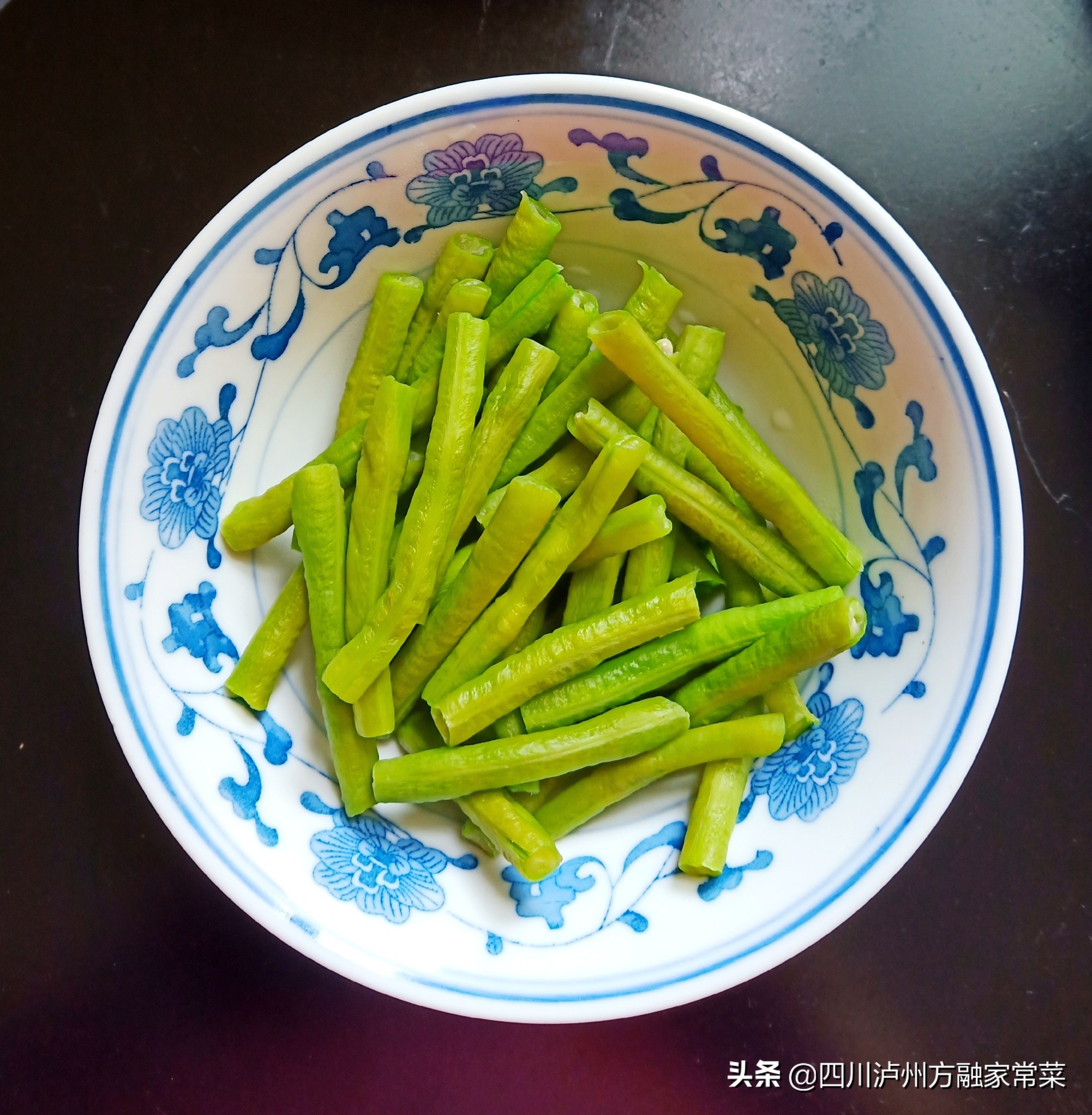 豇豆青椒凉拌做法,凉拌豇豆如何又绿又脆