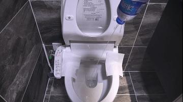 壁挂马桶怎么安装方便后期维修 (壁挂马桶马桶盖松动)