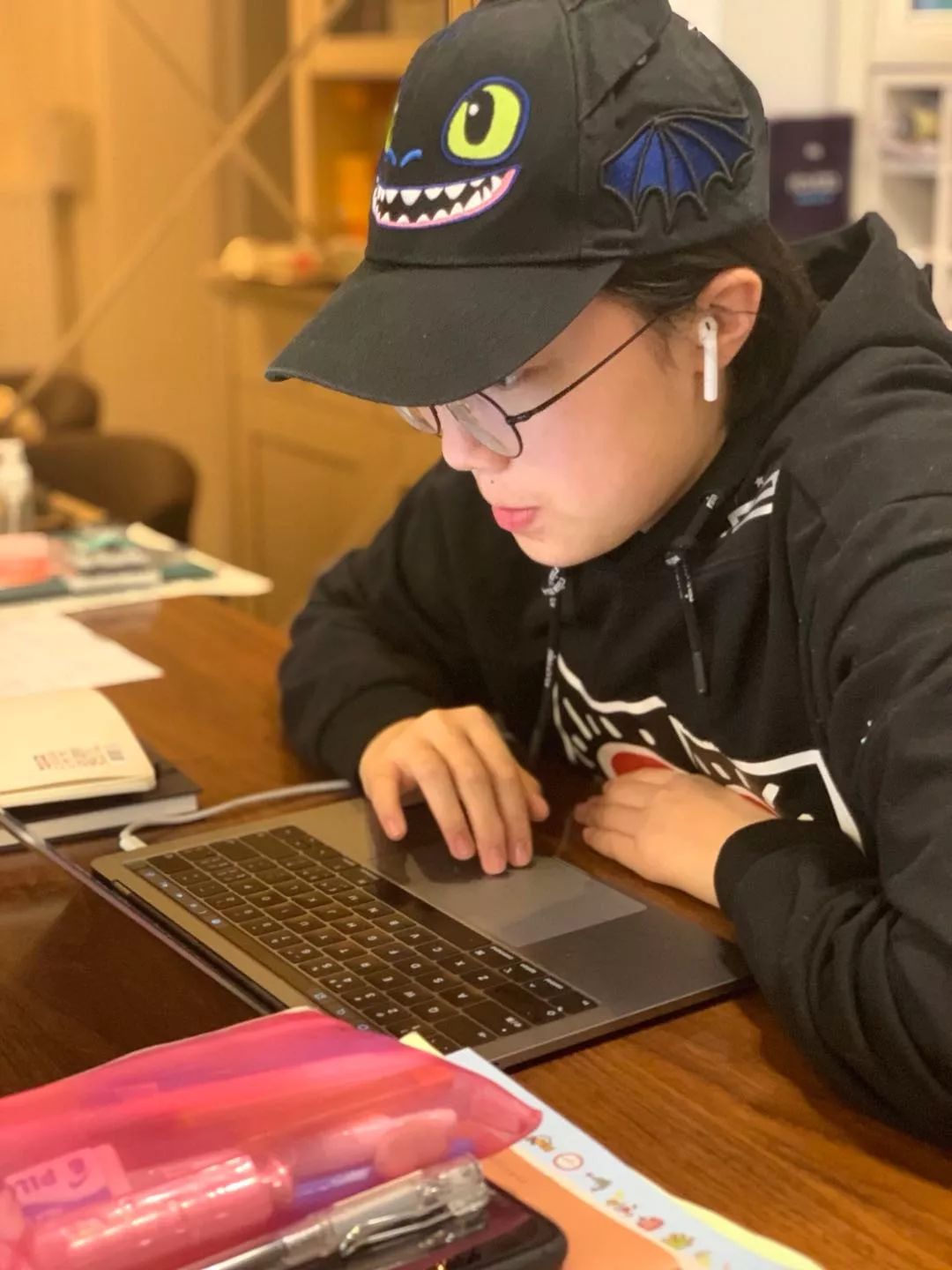 成实外国际部颜值主播全部上线，学生靠课堂表现“打赏”老师