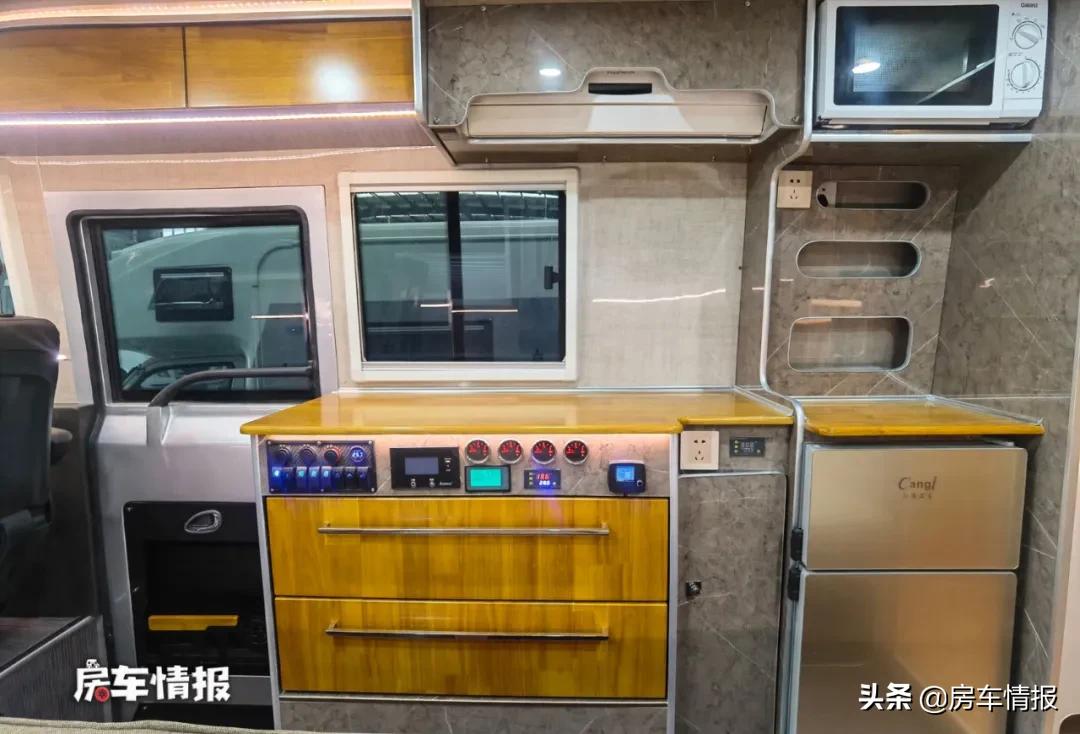 便宜又好的b型四驱房车推荐,性价比最高的四驱越野房车推荐