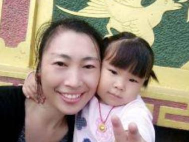 4岁宝宝耳朵里长个疙瘩,4岁男孩耳朵上长了个小孔